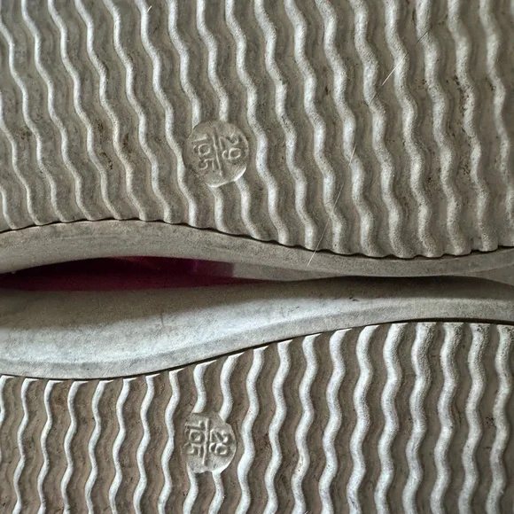 Boutique Kids Pink Glitter Sneakers (Golden goose look a like!) - Picture 5 of 6